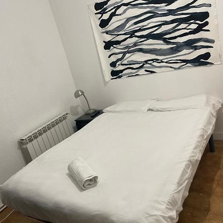 Leon Habitaciones Madrid Extérieur photo