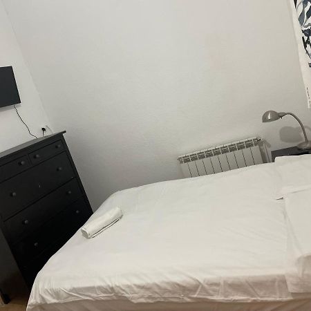 Leon Habitaciones Madrid Extérieur photo