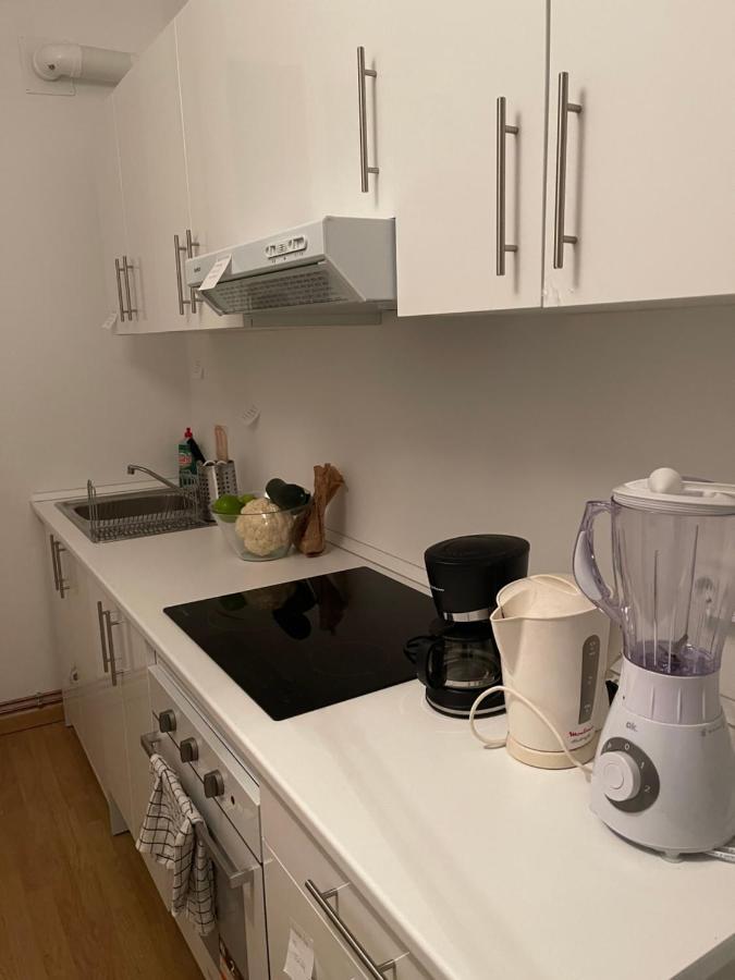 Leon Habitaciones Madrid Extérieur photo