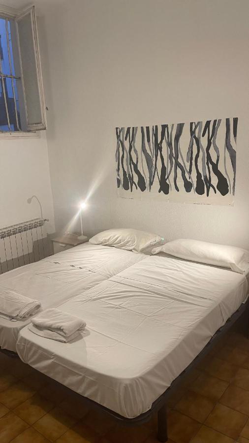 Leon Habitaciones Madrid Extérieur photo