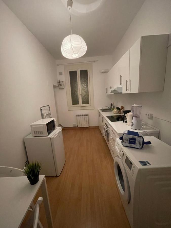 Leon Habitaciones Madrid Extérieur photo